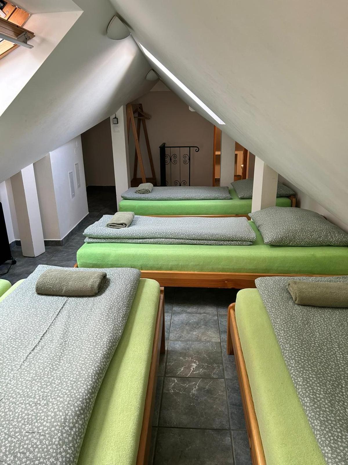 Ferienwohnung Zmrzlinovy Domecek Mikulov Exterior foto